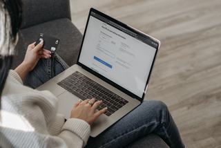 Assurance en ligne moins chère : comparer et changer pour économiser