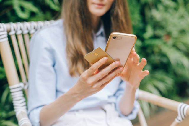 Passer à la banque en ligne : les avantages, les meilleures offres et comment changer Passer à la banque en ligne : les avantages, les meilleures offres et comment changer